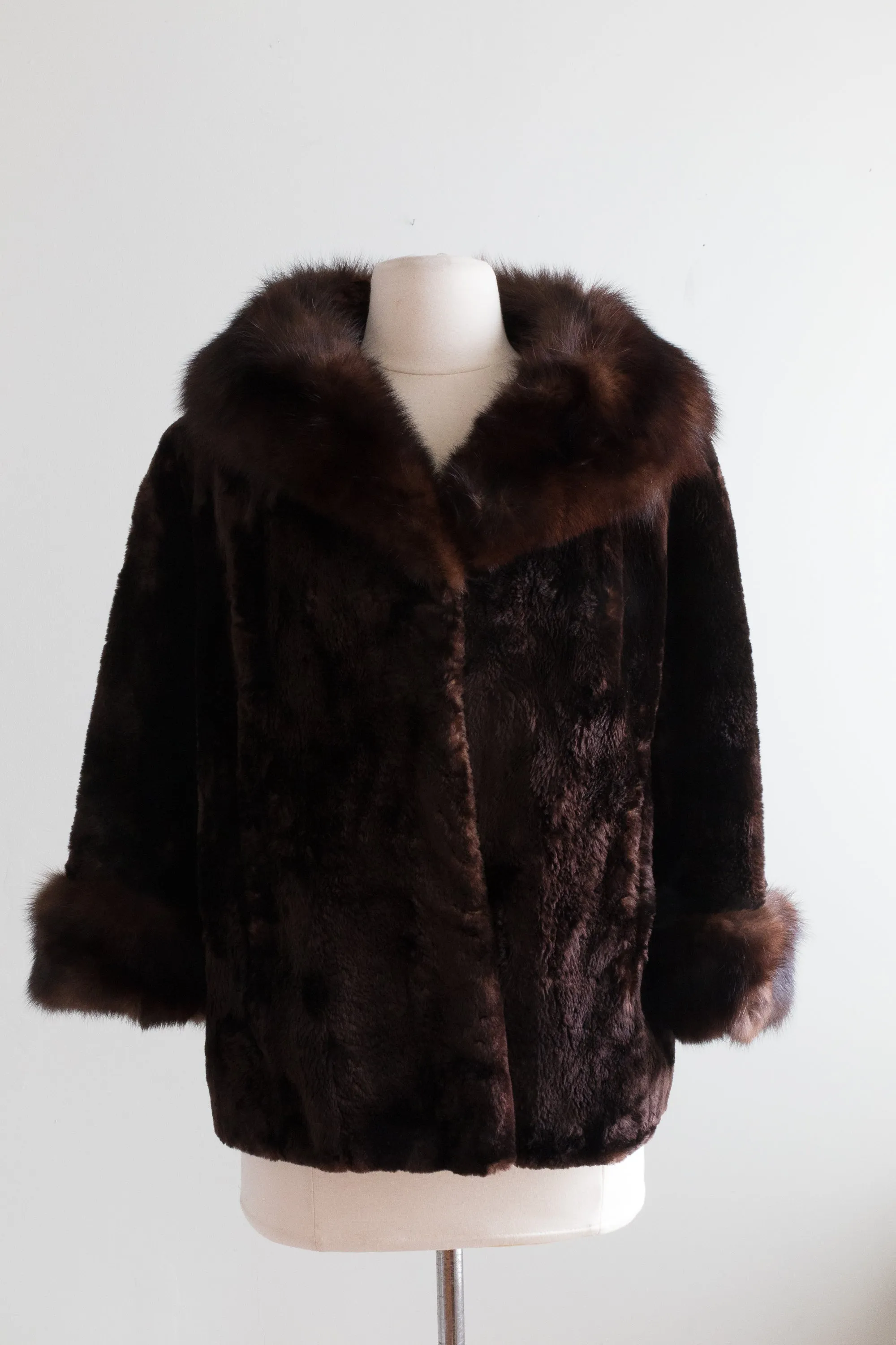 Beautiful 1950's Chocolate Sheared Fur Jacket / Medium