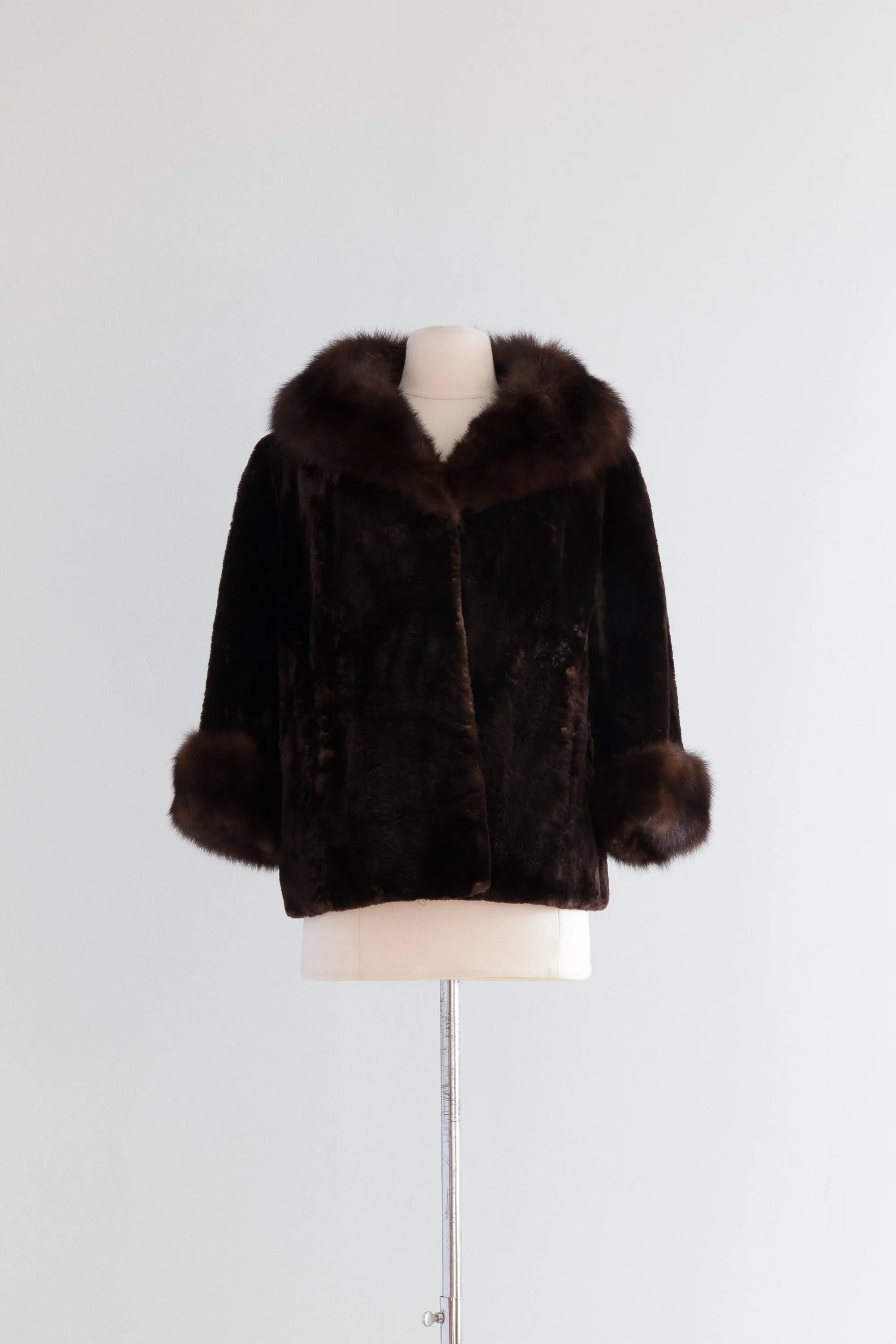 Beautiful 1950's Chocolate Sheared Fur Jacket / Medium