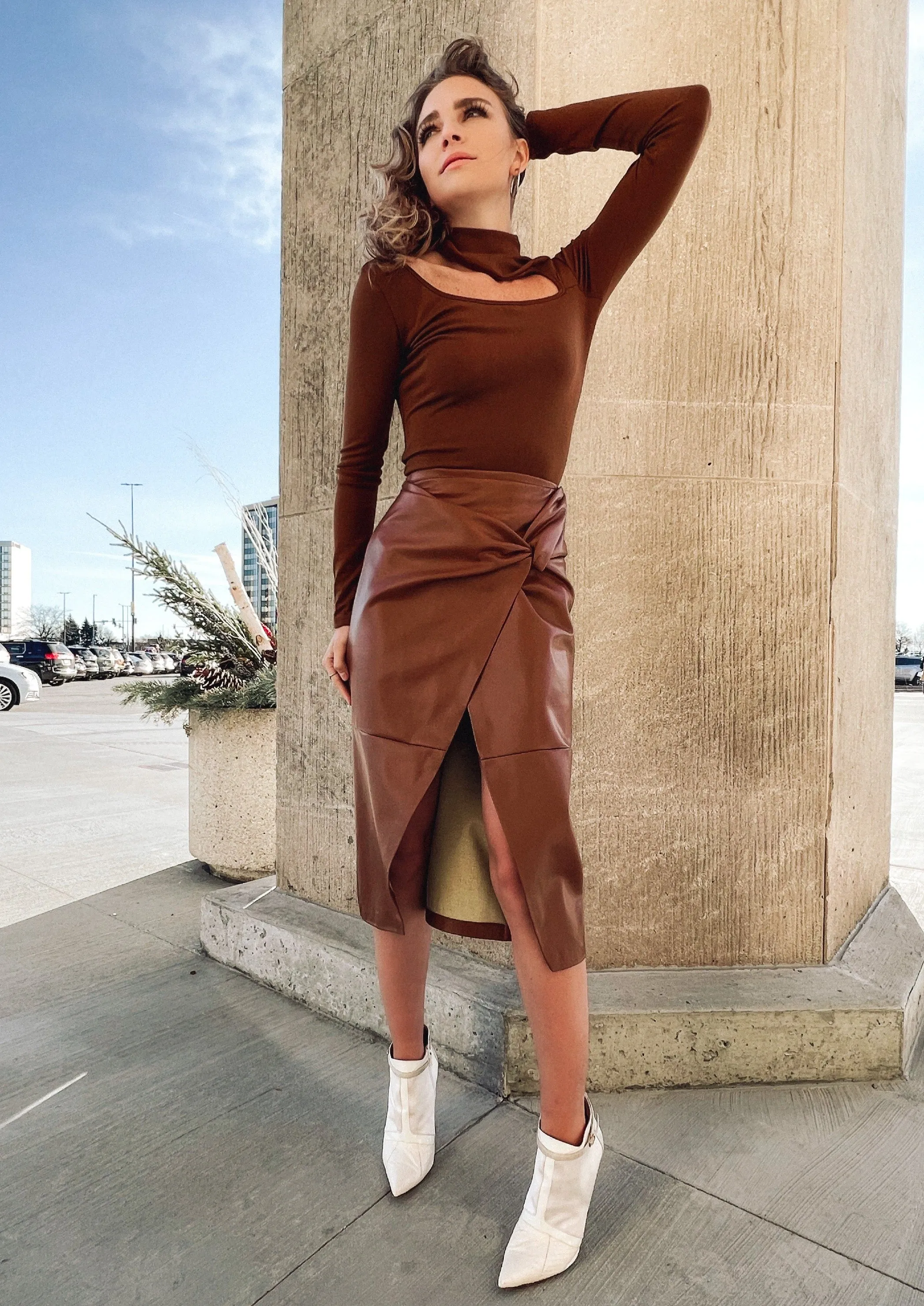 Vienne Brown Cut Out Top